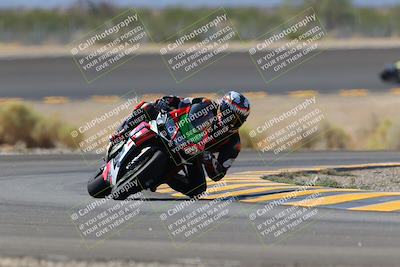 media/Oct-08-2022-SoCal Trackdays (Sat) [[1fc3beec89]]/Turn 14 (1050am)/